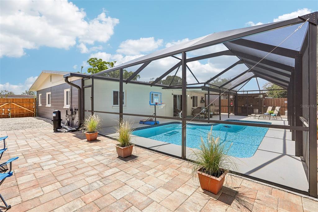 8541 75th Place Seminole, FL 33777 - Photo 33 of 44