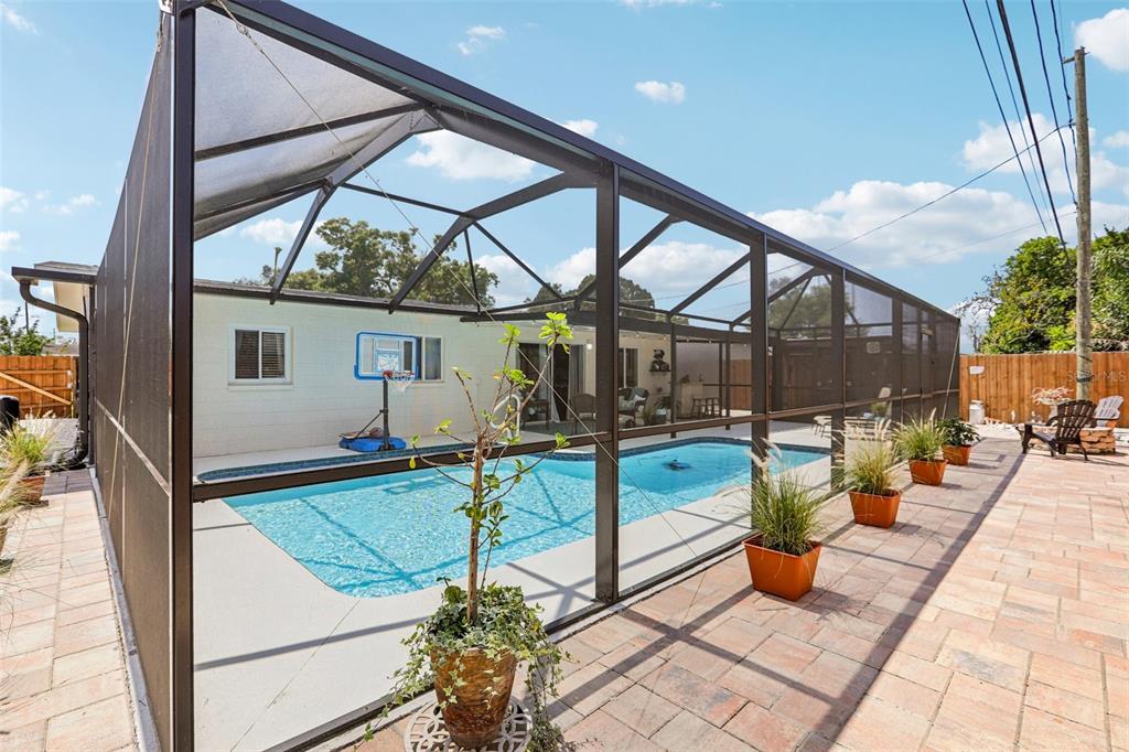 8541 75th Place Seminole, FL 33777 - Photo 34 of 44