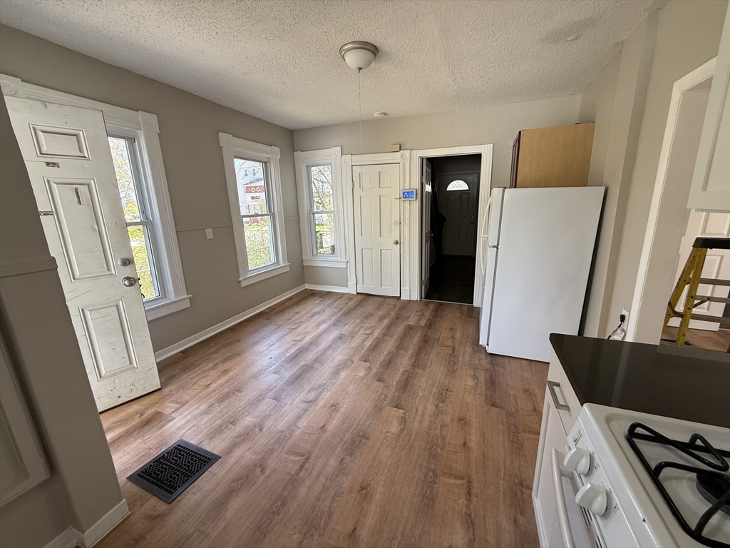 108 Alden Street Springfield, MA 01109 - Photo 8 of 36 Gallery Image 8