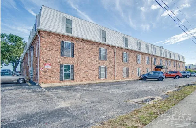 $1,415 | 710 Scenic Highway, Unit 323, Pensacola, FL 32503