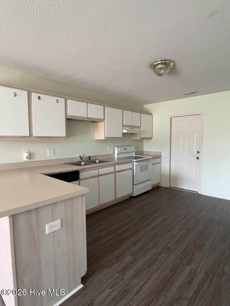 106 Charlton Road Hubert, NC 28539 - Photo 6 of 14 Kitchen