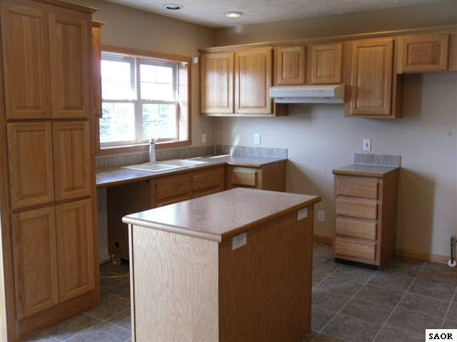 6357 West Sober Road Fowlerville, MI 48836 - Photo 2 of 9 45182-1.JPG