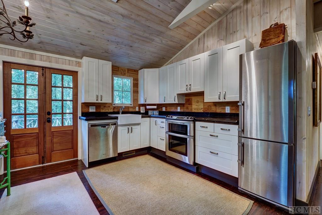 144 Picklesimer Road Highlands, NC 28741 - Photo 8 of 23 Gallery Image 8