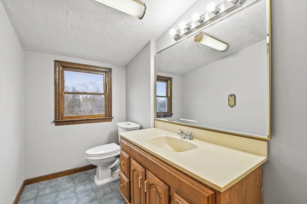 7 Inwood Road Auburn, MA 01501 - Photo 23 of 32 Gallery Image 23