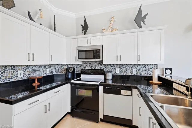 $3,000 | 3487 Ocean Bluff Court, Naples, FL 34120