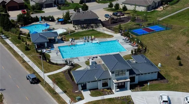 $635,950 | 13461 West 174th Place, Overland Park, KS 66221