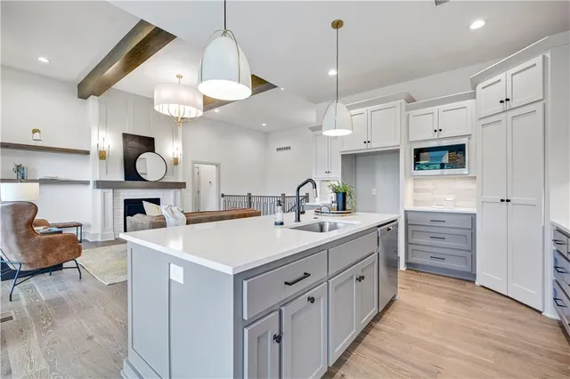 $635,950 | 13461 West 174th Place, Overland Park, KS 66221