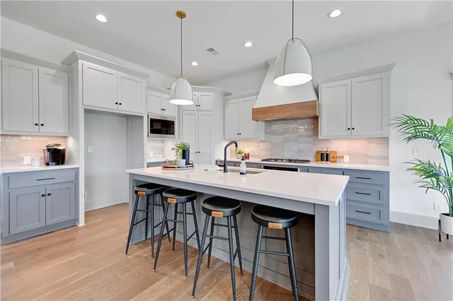 $635,950 | 13461 West 174th Place, Overland Park, KS 66221