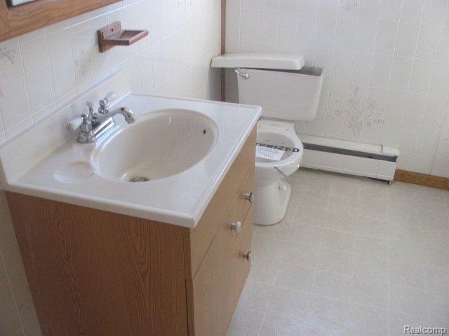 8940 State Road Millington, MI 48746 - Photo 9 of 12 bathroom.jpg
