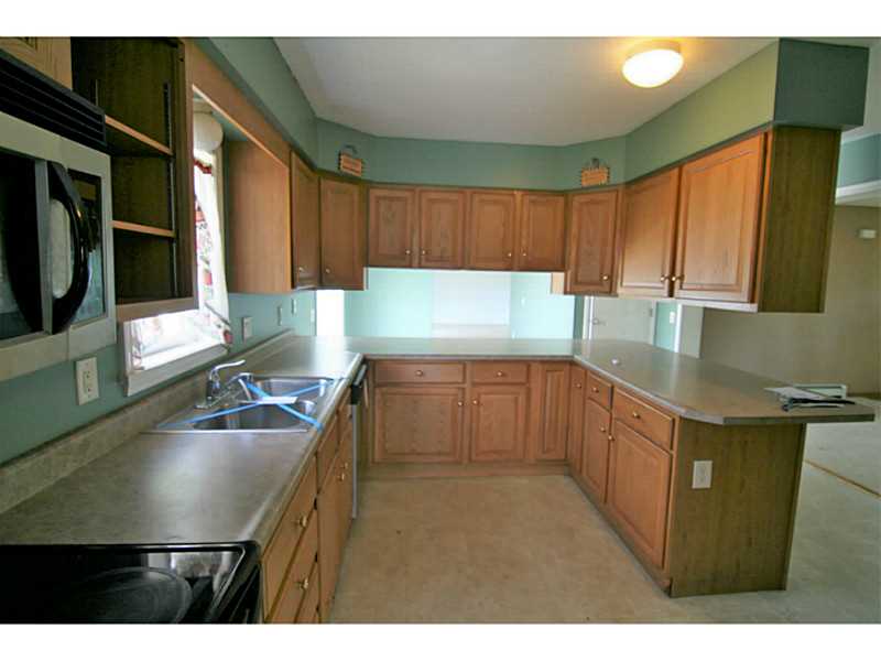 11 North Brayton Road Tiverton, RI 02878 - Photo 7 of 19 Kitchen.
