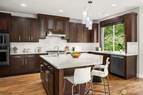 $3,198,000 | 9233 255th Avenue Northeast, Redmond, WA 98053