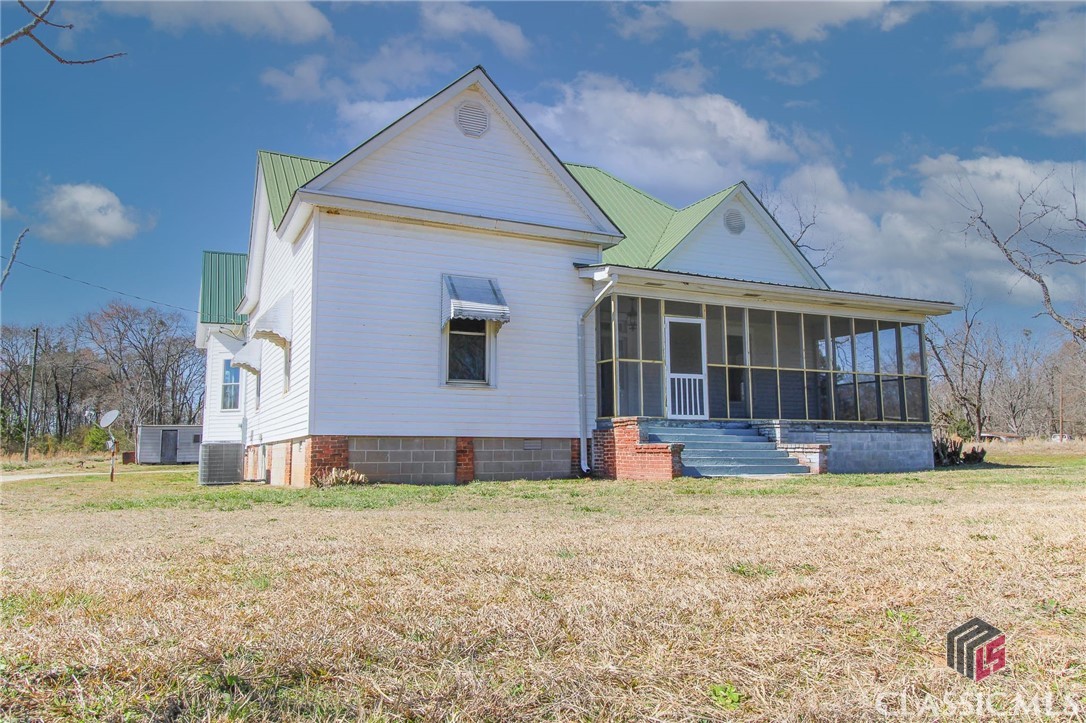 1782 Union Point Road Stephens, GA 30667 - Photo 4 of 36