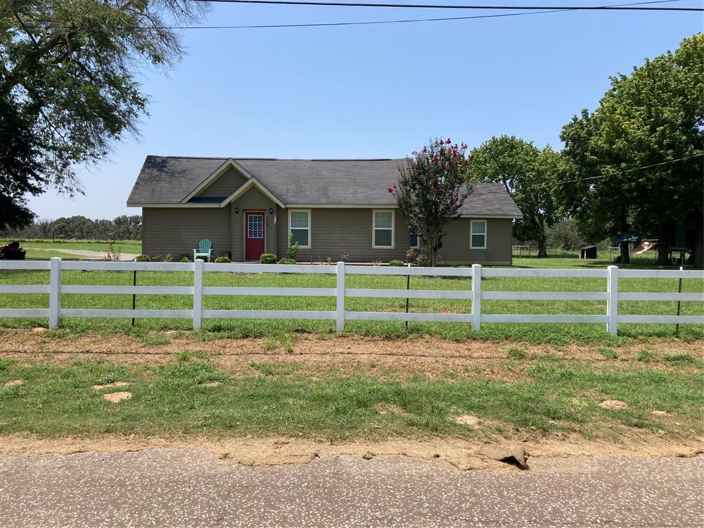 648 Center Street Buffalo, TX 75831 - Photo 1 of 1