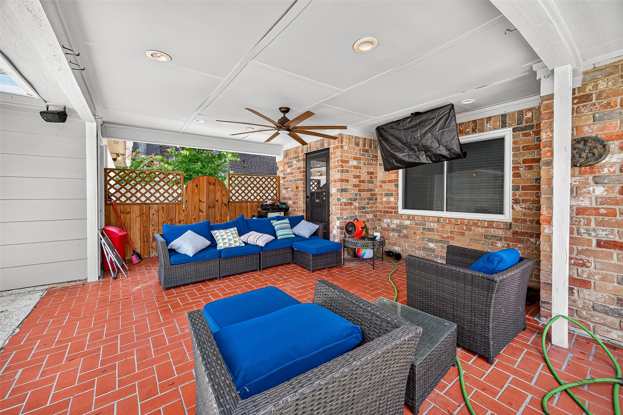 5919 Spring Creek Oaks Drive Spring, TX 77379 - Photo 5 of 35