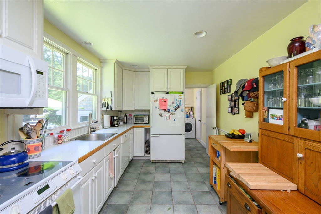 5 Windsor Road Cohasset, MA 02025 - Photo 5 of 29 Gallery Image 5