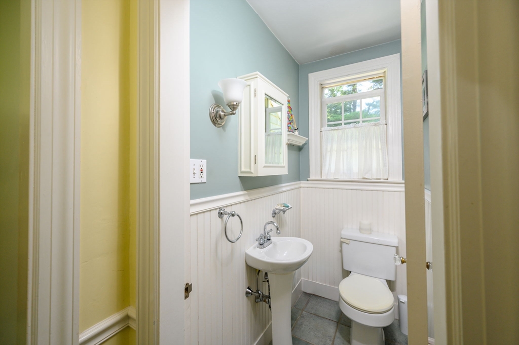 5 Windsor Road Cohasset, MA 02025 - Photo 7 of 29 Gallery Image 7