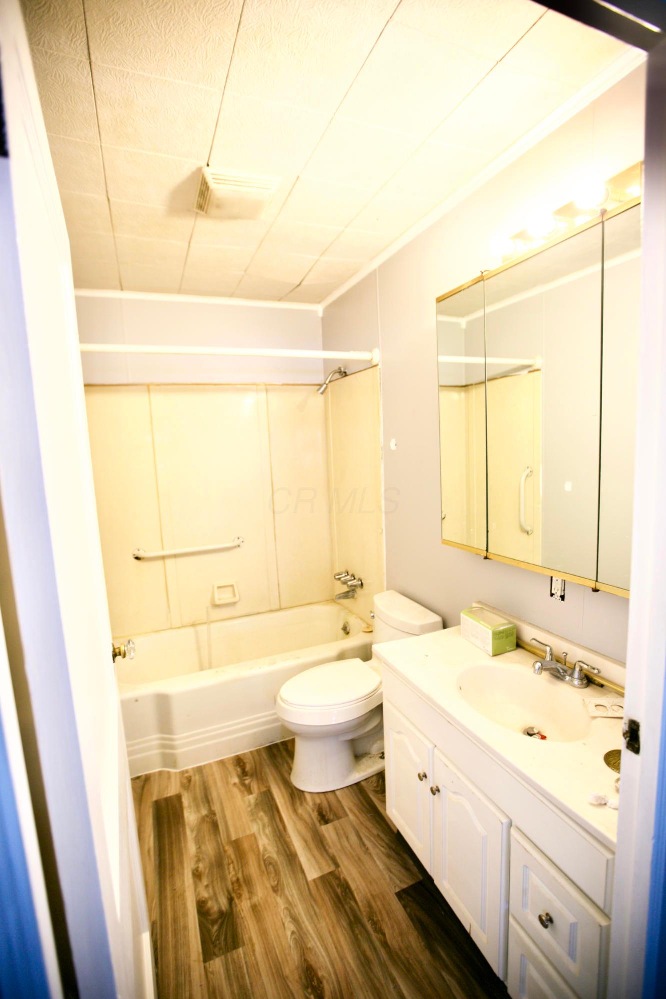 400 South Hampton Road Columbus, OH 43213 - Photo 3 of 14
