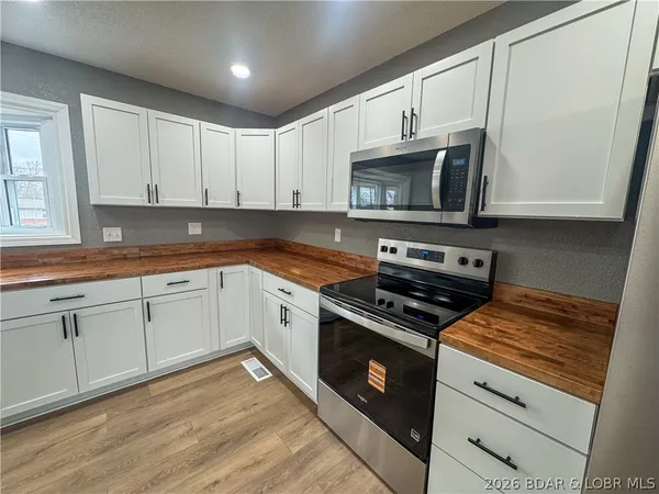 $294,500 | 117 Dunwurkin Road, Laurie, MO 65037