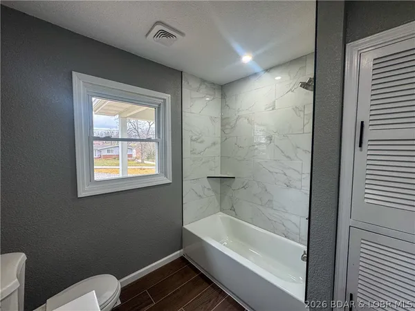$294,500 | 117 Dunwurkin Road, Laurie, MO 65037