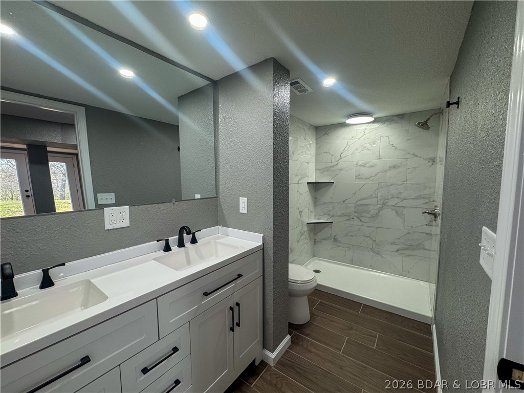 117 Dunwurkin Road Laurie, MO 65037 - Photo 2 of 44