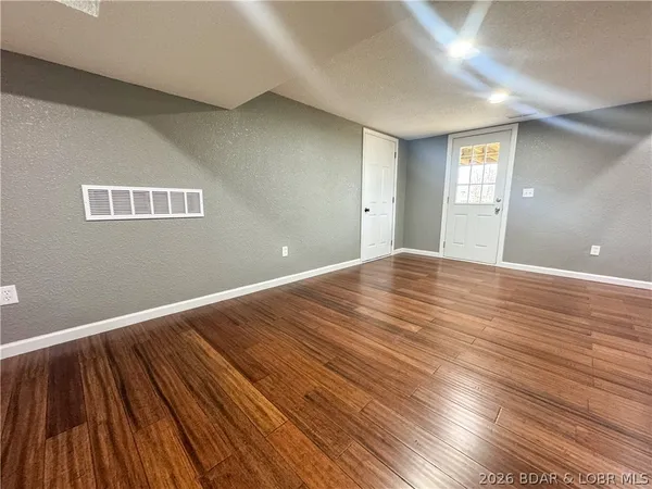 $294,500 | 117 Dunwurkin Road, Laurie, MO 65037