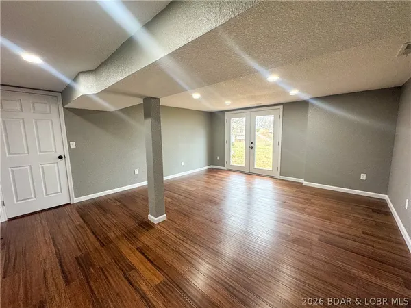 $294,500 | 117 Dunwurkin Road, Laurie, MO 65037