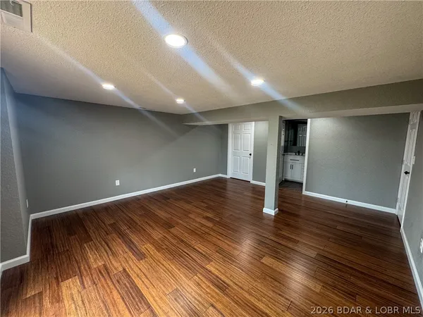 $294,500 | 117 Dunwurkin Road, Laurie, MO 65037