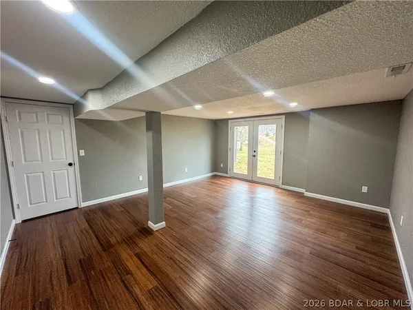 $294,500 | 117 Dunwurkin Road, Laurie, MO 65037