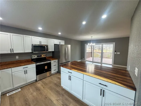 $294,500 | 117 Dunwurkin Road, Laurie, MO 65037