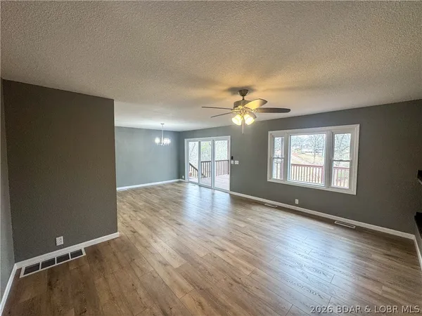 $294,500 | 117 Dunwurkin Road, Laurie, MO 65037