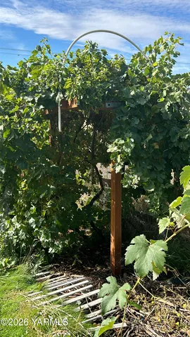 $425,000 | 11909 Tieton Drive, Yakima, WA 98908