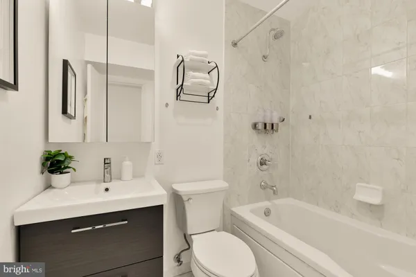 $530,000 | 363 N Street Southwest, Unit 363, Washington, DC 20024