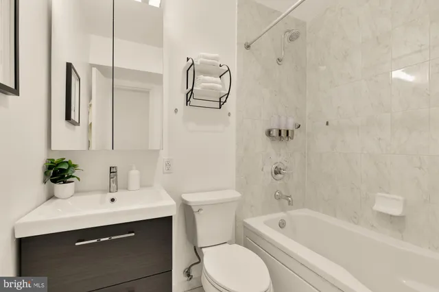 $585,000 | 363 N Street Southwest, Unit 363, Washington, DC 20024