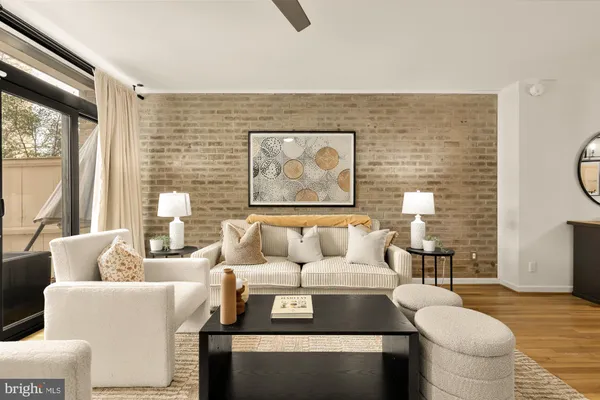 $530,000 | 363 N Street Southwest, Unit 363, Washington, DC 20024