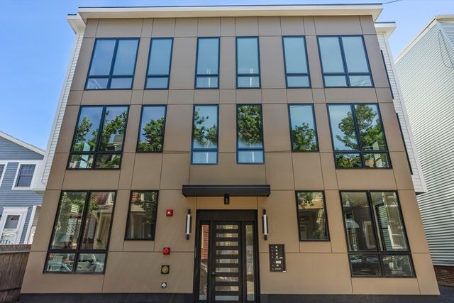 $1,555,000 | 8-10 Mercer Street, Unit PH 5, Boston, MA 02127