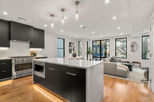 $1,555,000 | 8-10 Mercer Street, Unit PH 5, Boston, MA 02127