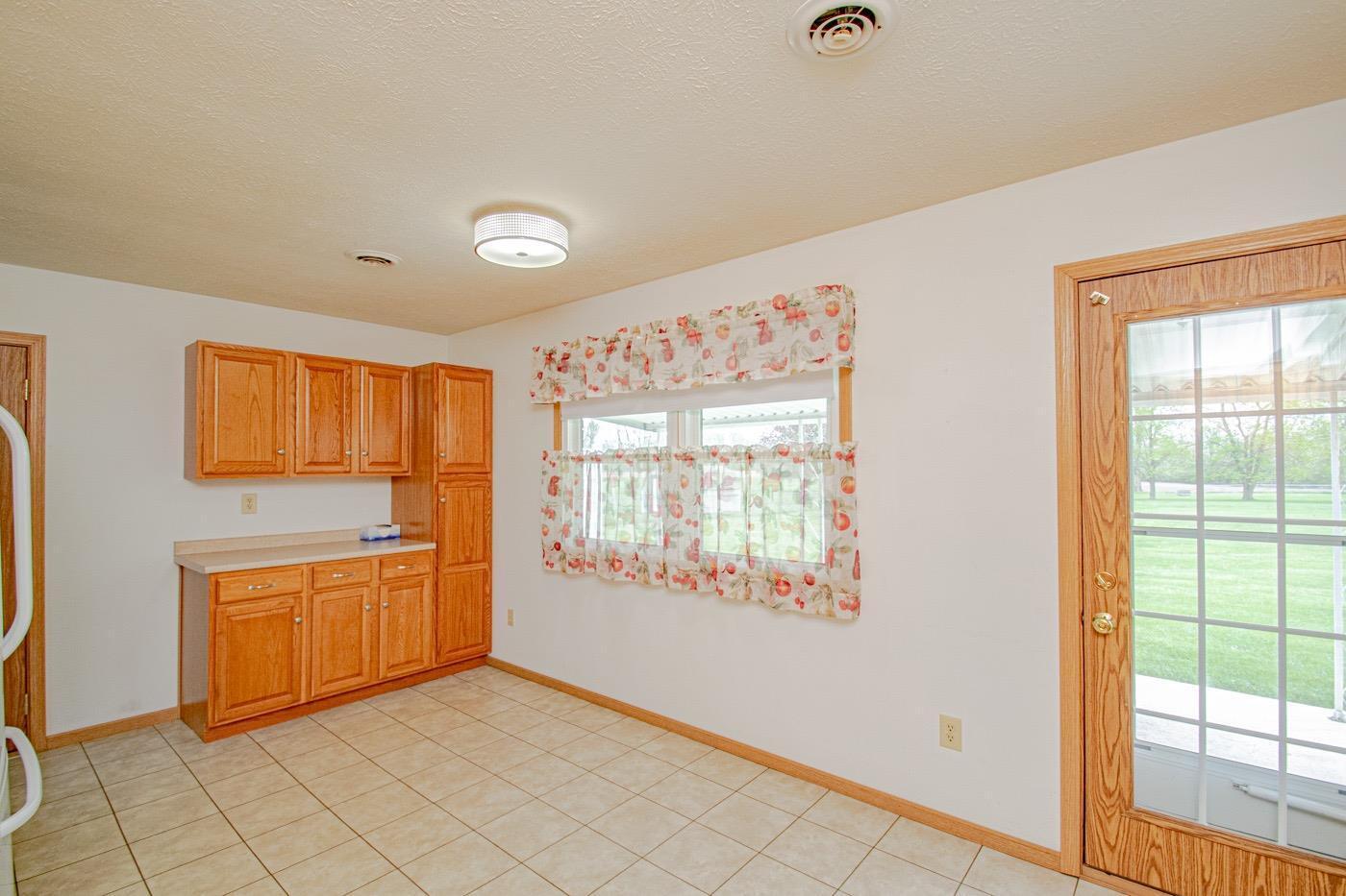 944 Lynch Road Eaton, OH 45320 - Photo 8 of 26 Gallery Image 8