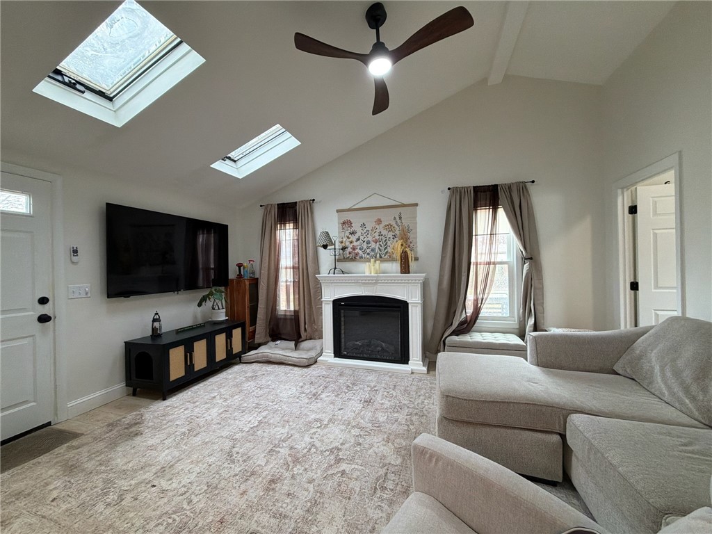 15 Rosedale Drive Bristol, RI 02809 - Photo 2 of 13 Living Room