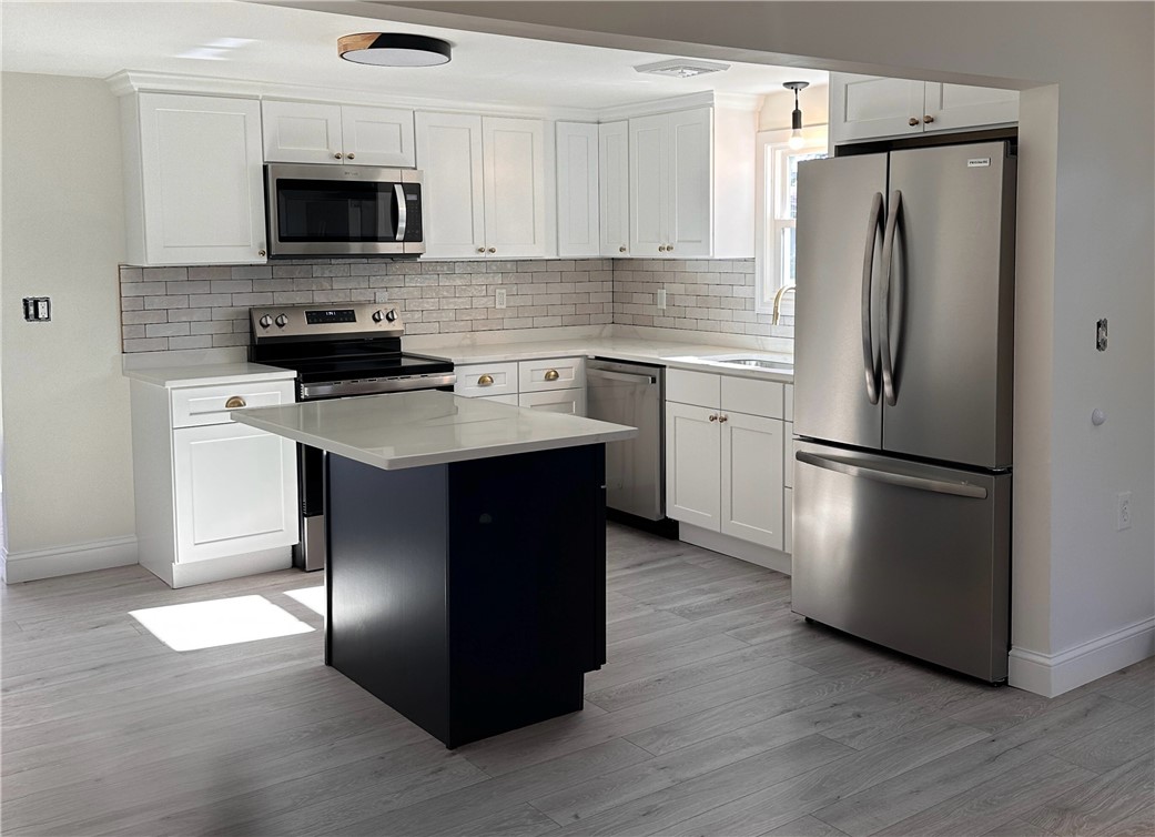 15 Rosedale Drive Bristol, RI 02809 - Photo 3 of 13 Kitchen