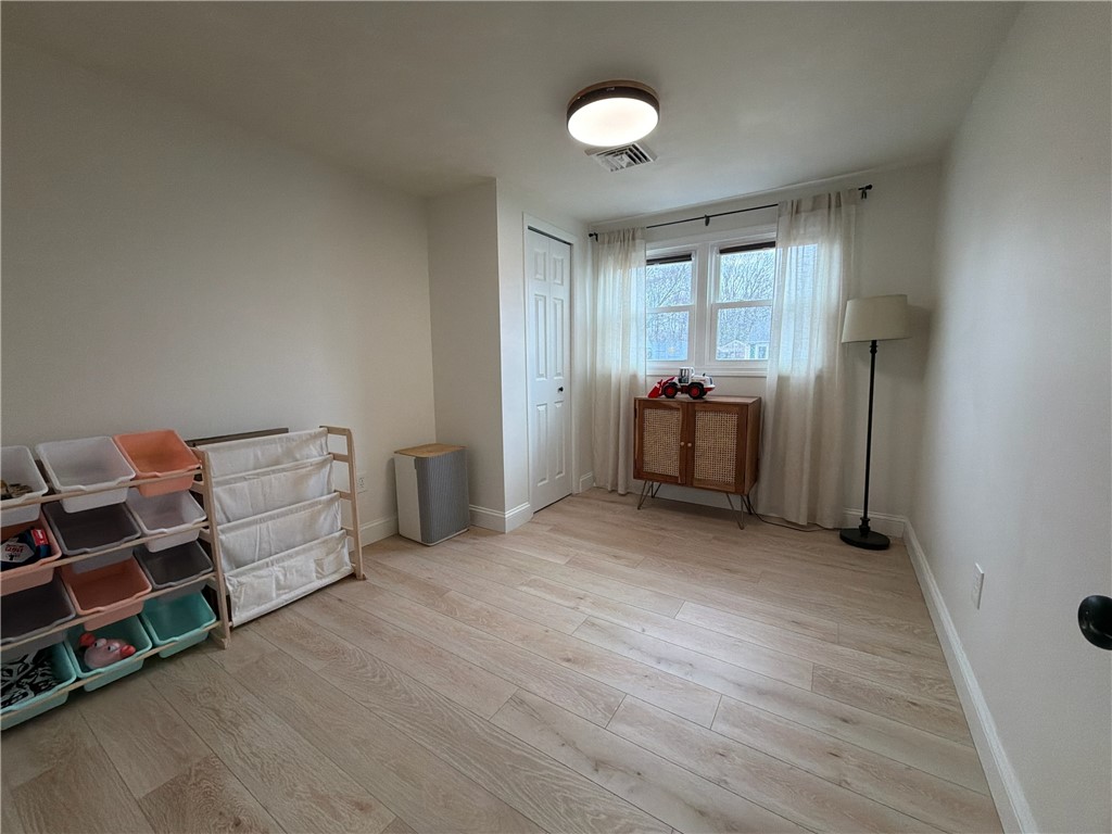 15 Rosedale Drive Bristol, RI 02809 - Photo 6 of 13 2nd Bedroom