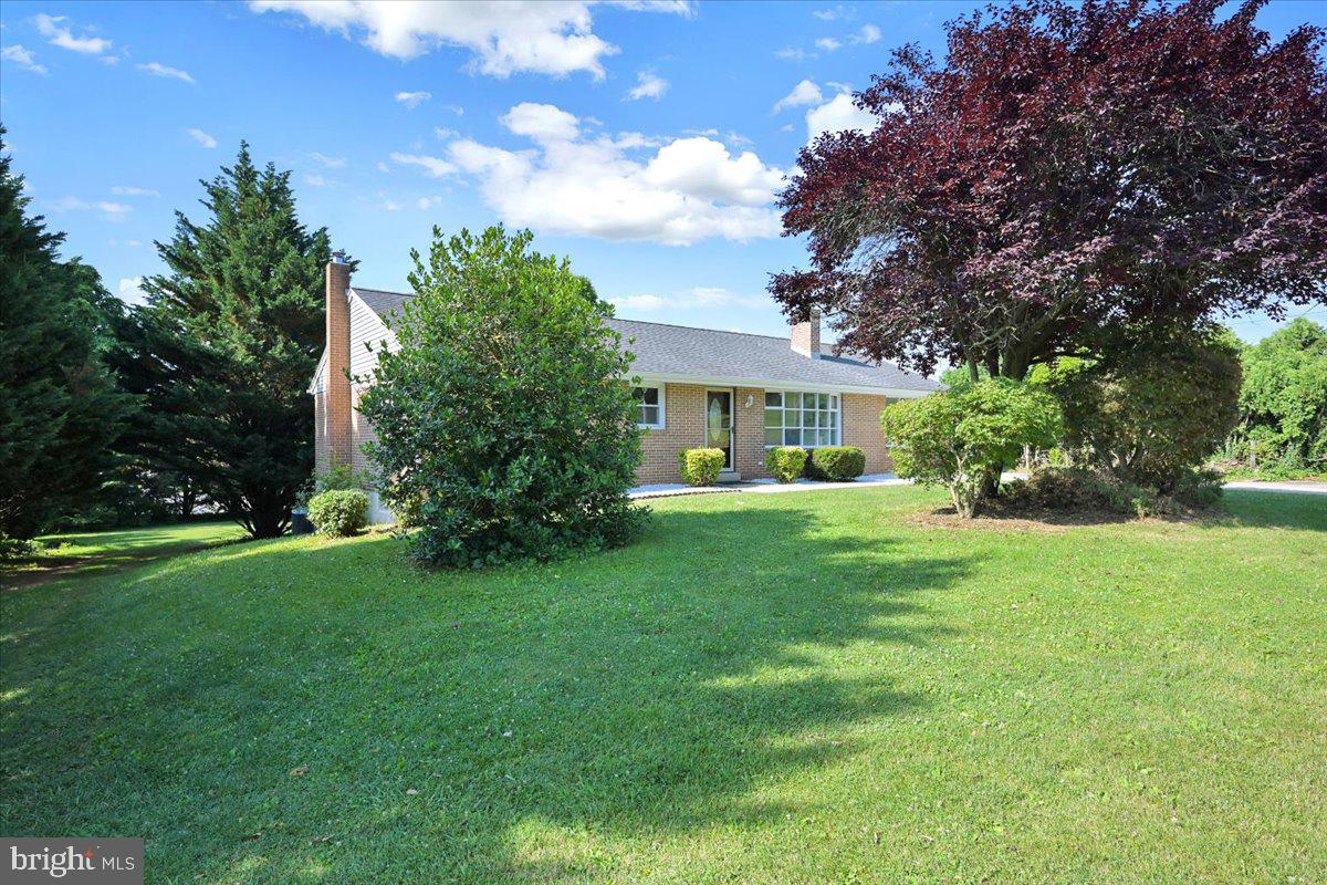 438 Valley Road Etters, PA 17319 - Photo 3 of 49 Gallery Image 3