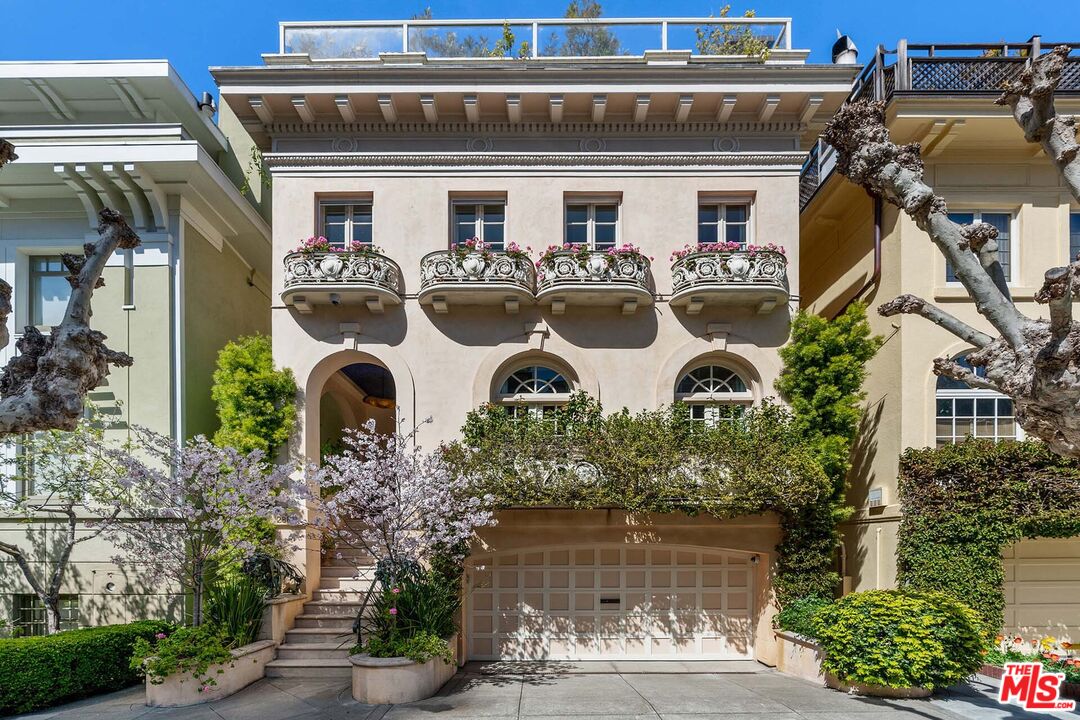 2880 Green Street San Francisco, CA 94123 - Photo 1 of 29 a front view of a house with garden