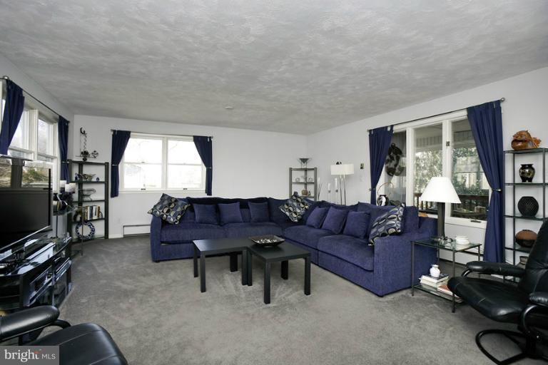 119 Harmony Hall Road Gaithersburg, MD 20877 - Photo 5 of 28 Family Room