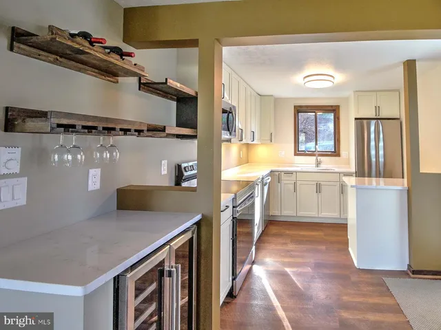 $539,500 | 63 Fairway Drive, Basye, VA 22842