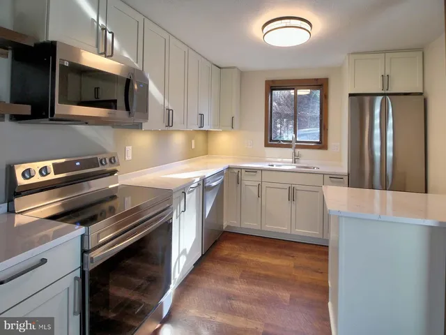 $539,500 | 63 Fairway Drive, Basye, VA 22842