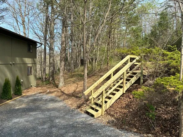 $534,500 | 63 Fairway Drive, Basye, VA 22842