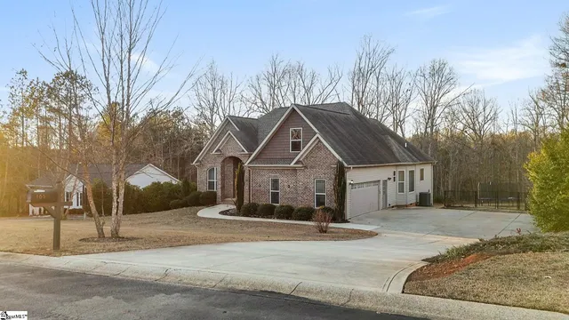 $500,000 | 185 Victoria Drive, Inman, SC 29349
