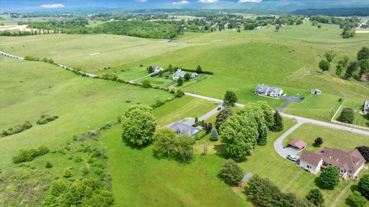 2747 Fairview Road Lewisburg, WV 24901 - Photo 74 of 81 Gallery Image 74