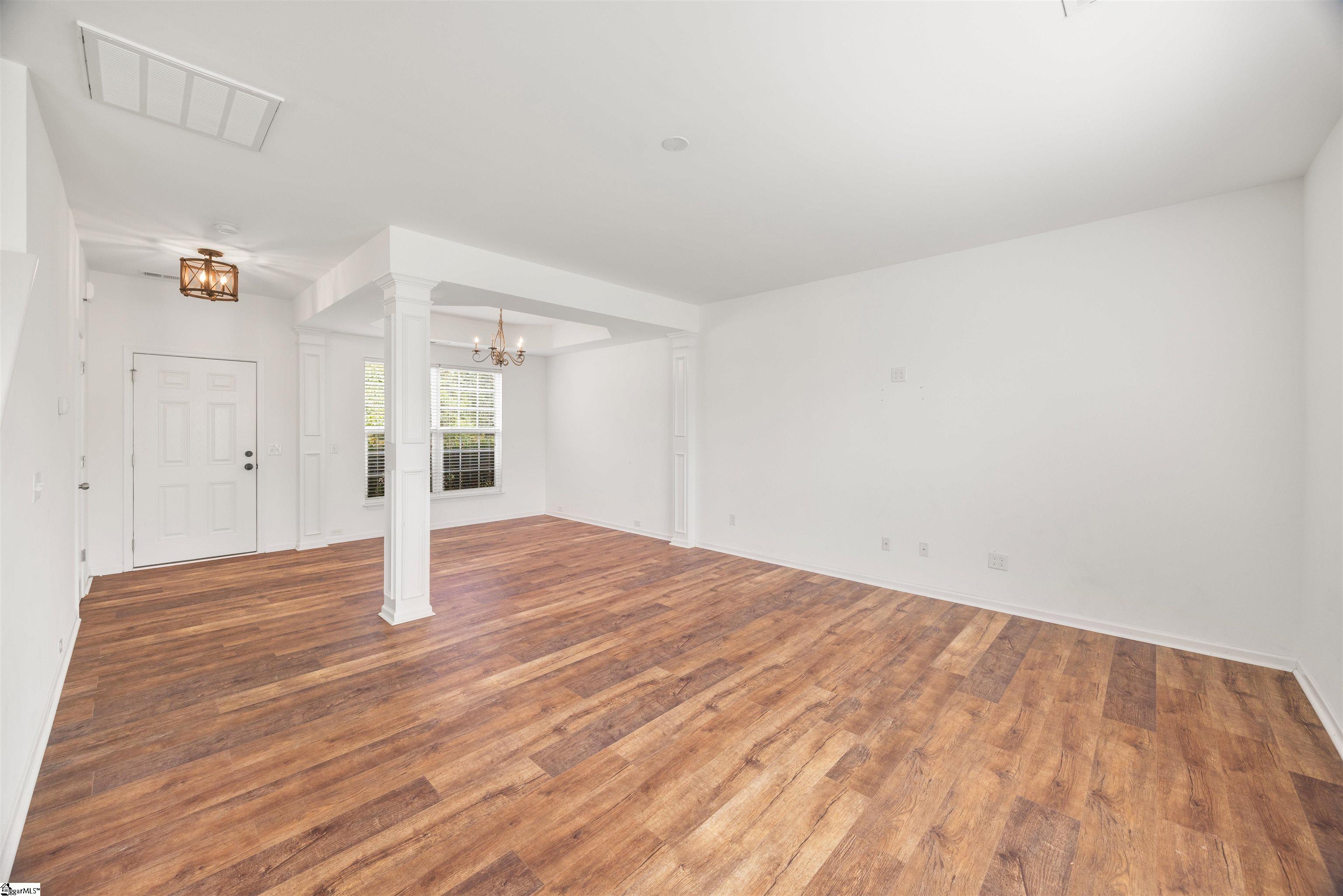 383 Riverdale Road Simpsonville, SC 29680 - Photo 5 of 39 Gallery Image 5