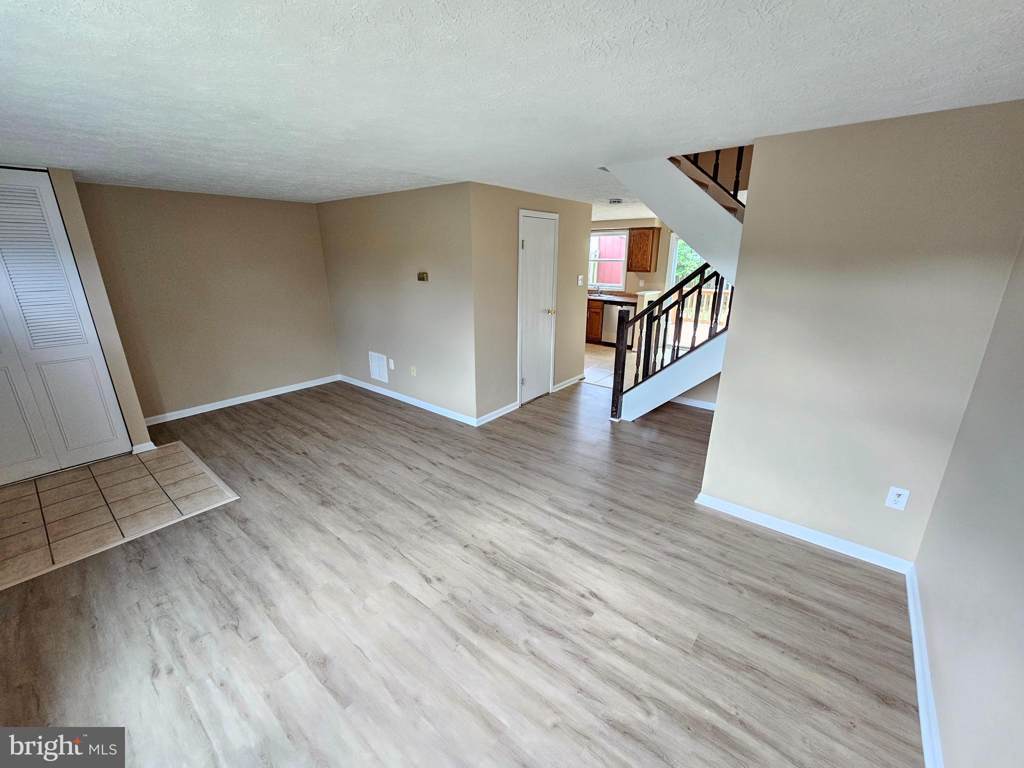 509 Beebe Court Frederick, MD 21703 - Photo 5 of 28 Living Room